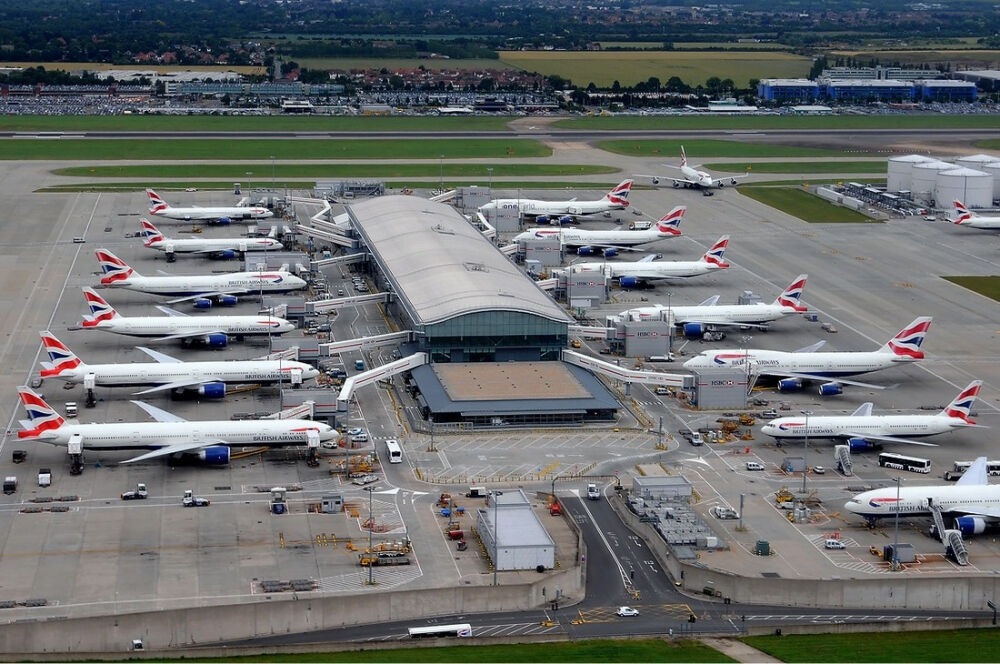 СМИ: аэропорты и АЭС Великобритании находятся под угрозой ...