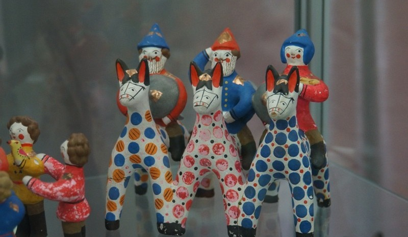 Дымковская игрушка