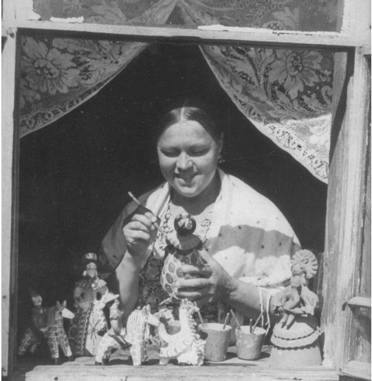 современные мастера дымковской игрушки