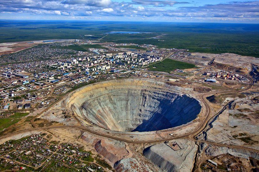 Алмазный карьер Мир в Якутии: описание, фото